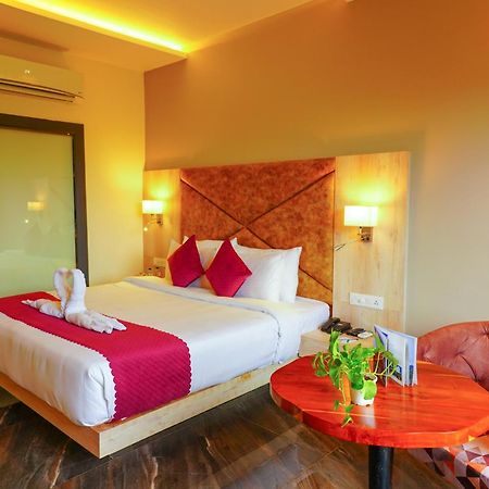 Aachman River And Valley View Resort Dharamshala - A Riverside Resort With Balcony View Ngoại thất bức ảnh