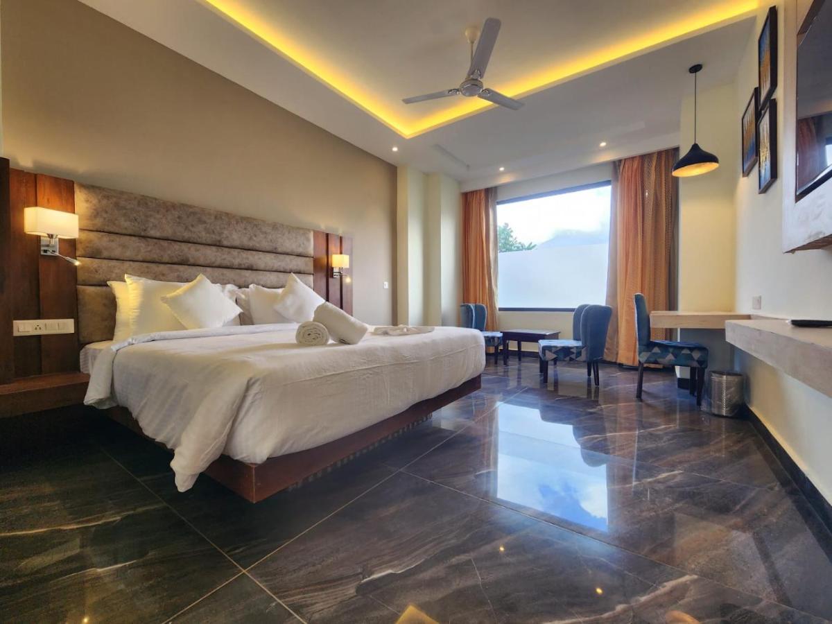 Aachman River And Valley View Resort Dharamshala - A Riverside Resort With Balcony View Ngoại thất bức ảnh