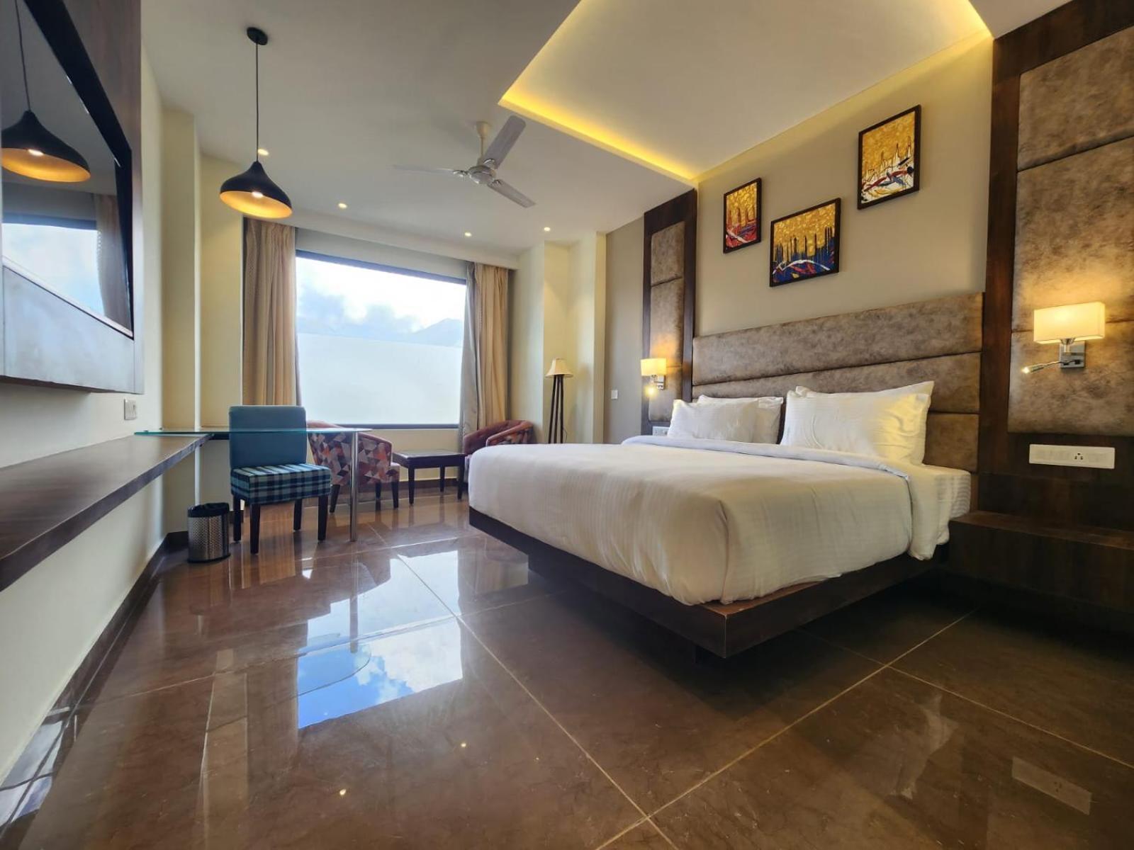 Aachman River And Valley View Resort Dharamshala - A Riverside Resort With Balcony View Ngoại thất bức ảnh