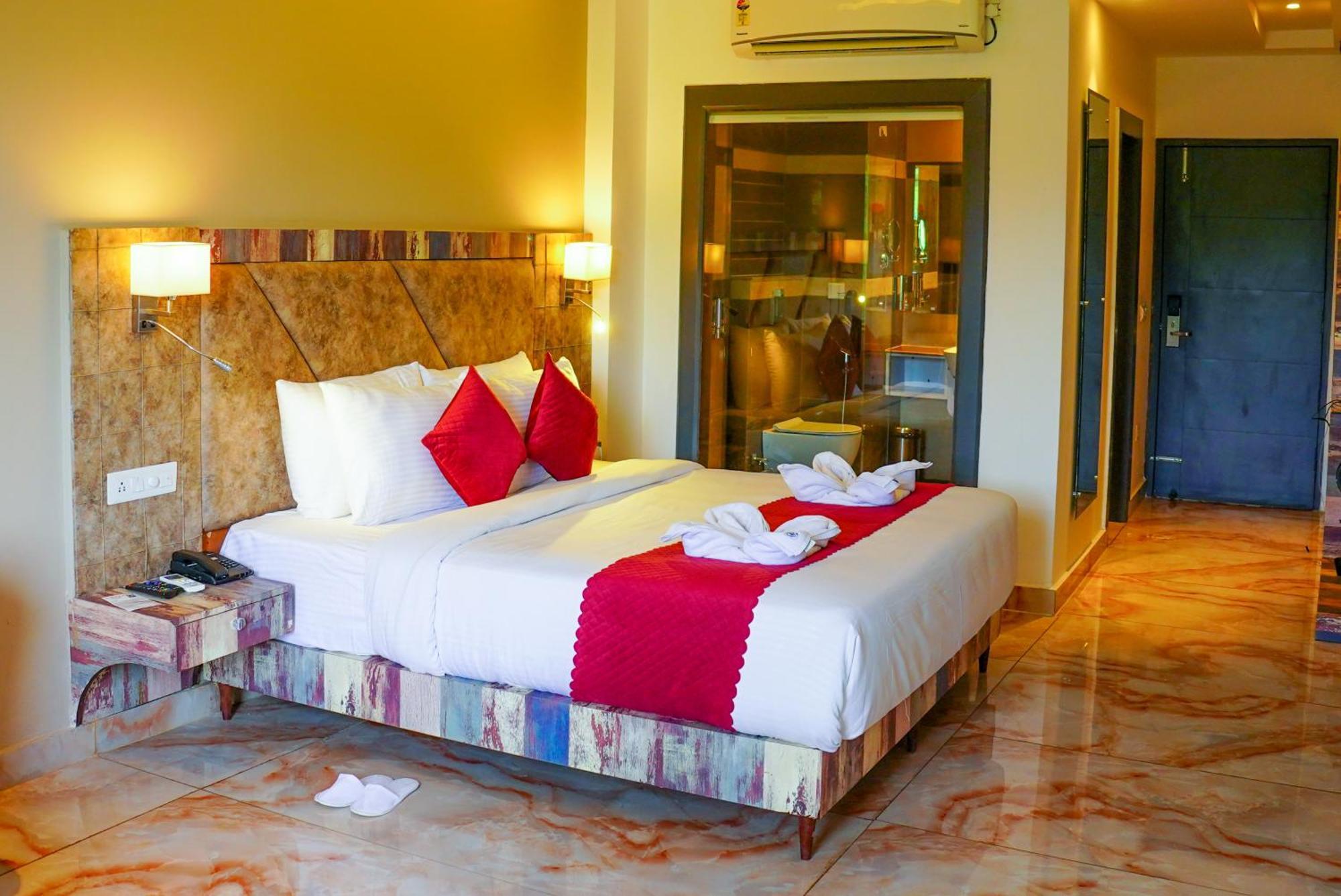 Aachman River And Valley View Resort Dharamshala - A Riverside Resort With Balcony View Ngoại thất bức ảnh